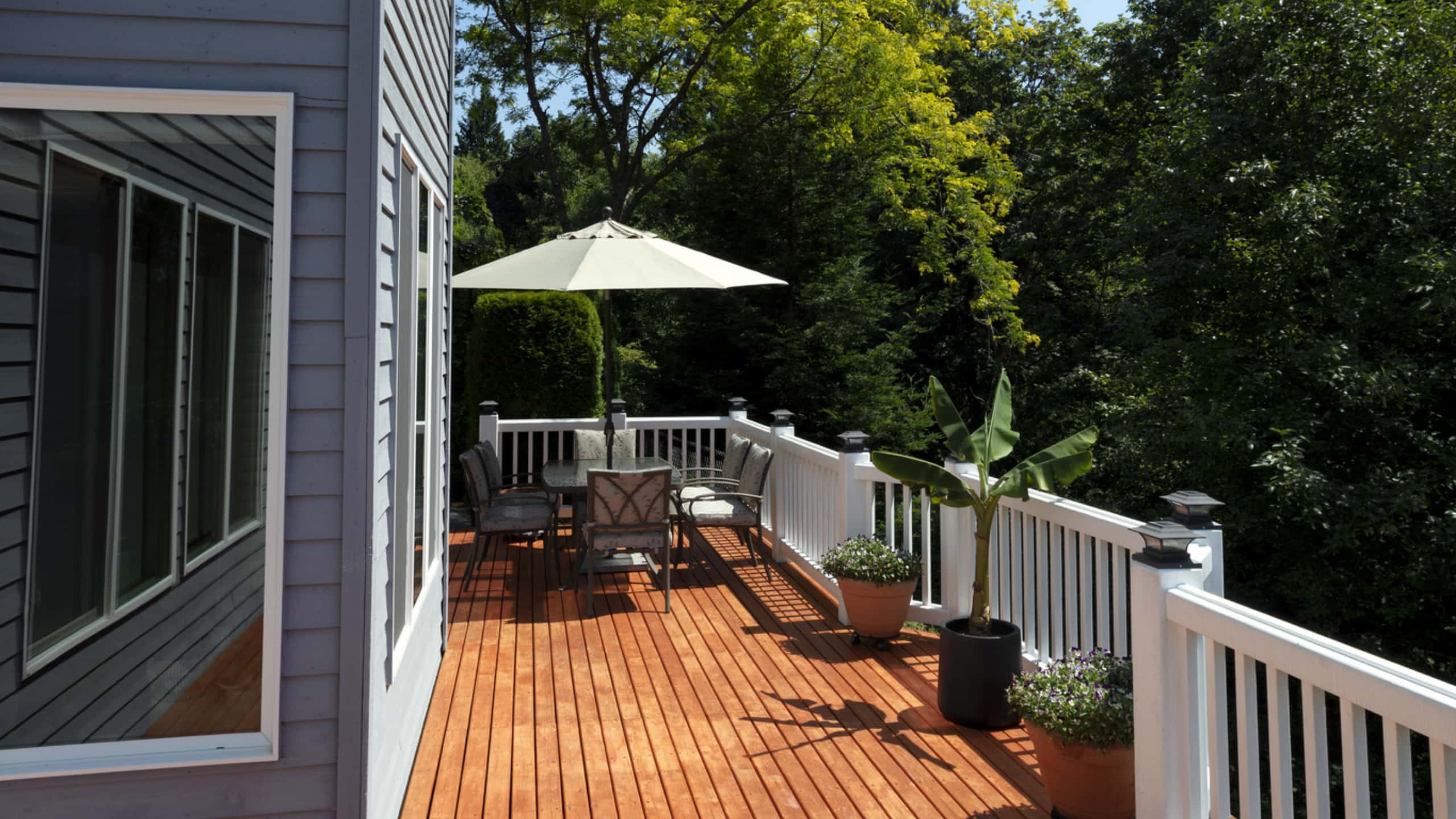 How to Brighten and Protect Your Deck with Expert Staining